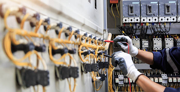 Professional Electrician technician working in Reform, AL